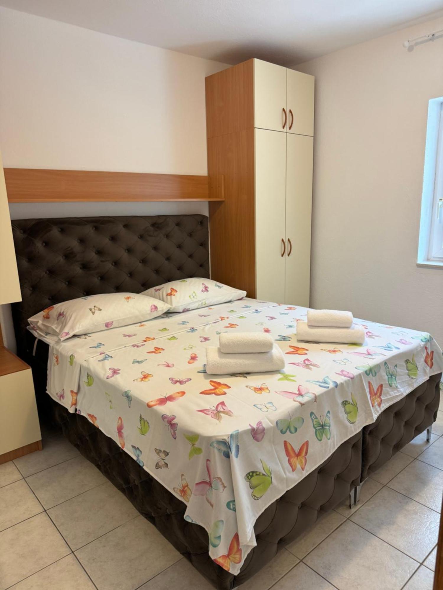 House 100M From The Beach With Free Parking And Breakfast Baska Voda Exterior photo